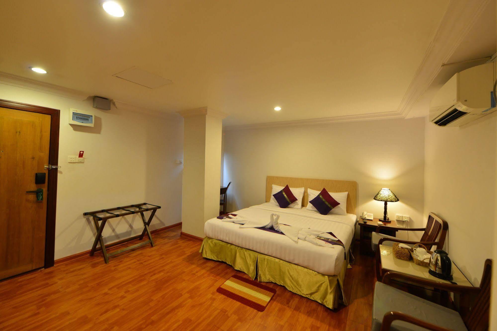 Hotel K Yangon Exteriör bild